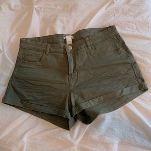 H&M green shorts!